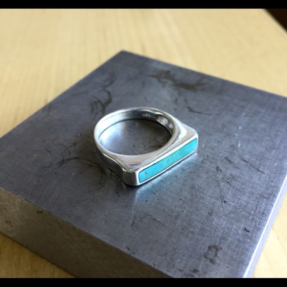 Vintage Turquoise and Sterling  ring size 7 EUC - Picture 1 of 4